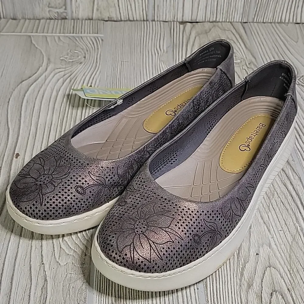 Baretraps Nadra Floral Pewter Slip On Flats Womens Size 6 Wide NEW